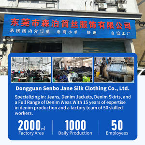 Pantalones Cortos Vaqueros Rotos Holgados para Hombre, Estilo Urbano con Estampado de Grafiti, Fabricados a Medida por OEM, Ideales para Verano - Product Image 6