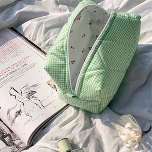 Fresh Plaid Quilted Cotton Eco-Friendly Large Capacity <b>Cosmetic</b> Bags Custom Travel Printed Makeup <b>Organizer</b> Pouch Bridesmaid - Product Image 3