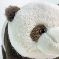 Vente en gros de peluche unique pour bébé panda brun en peluche Panda réaliste en peluche pour cadeaux, décoration, éducation et confort