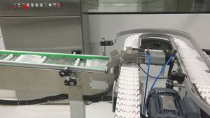 Máquina automática de ampollas BFS líquidas para línea de llenado de solución salina <span class=keywords><strong>normal</strong></span> en el cuidado de la salud Máquina BFS de llenado aséptico compatible con GMP - Product Image 3