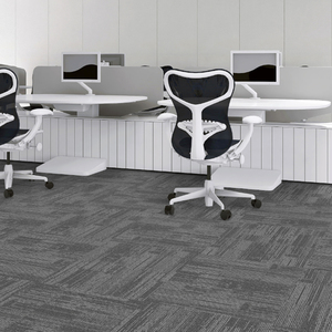 กระเบื้องพรมสำนักงานเชิงพาณิชย์ที่เป็นมิตรกับสิ่งแวดล้อมแบบทันสมัย ทำจากโพลีโพรพิลีนแบบไม่ถักทอ ลายสี่เหลี่ยม สำหรับห้องนั่งเล่น ห้องครัว และโรงแรม - Product Image 1