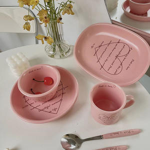 Corea Ins Girl Heart Pink Love <span class=keywords><strong>Vajilla</strong></span> de cerámica Juego de cubiertos creativo con letras en inglés - Product Image 4