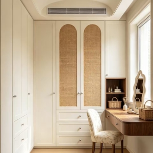 Armadio a Muro Curvo in <span class=keywords><strong>Rattan</strong></span> Crema con Cassetti Integrati e Toeletta Abbinata per Camera da Letto - Product Image 1