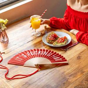 Abanico Plegable de Bambú de 23 cm con Diseño de Arte Folclórico Español, Estilo Floral Pintado, Recuerdo para Bodas/Fiestas - Product Image 6