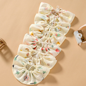 Babero con cordón para bebé Jianmu, babero de gasa de cuatro capas de algodón puro con dibujos animados para uso en primavera y verano de 0 a 3 años - Product Image 1