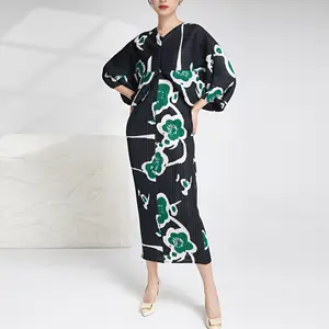 2023 Latest Women's Casual Shift Dress Pleated Design with Dolman Long Sleeves Elastic Loose Printed Abstract Pattern