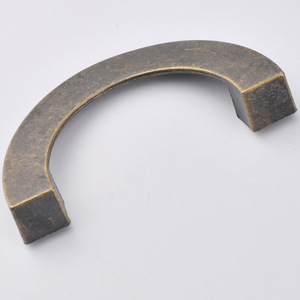 Manija Semicircular de 95mm de Distancia entre Orificios, de Aleación de Zinc en Bronce Antiguo para Puerta de Armario - Product Image 4