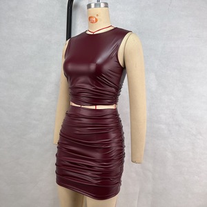 Custom Zomer Pu Tweedelige Rok Set Mouwloze Crop Top Mini Rokken Party Club Bijpassende Sets Rok Sets Dames 2 Delige Outfits - Product Image 3