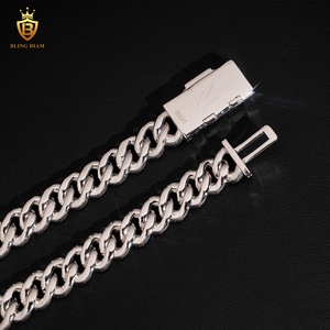Catena Cubana Miami Iced Out da 10 mm <span class=keywords><strong>con</strong></span> Chiusura Personalizzata e Moissanite <span class=keywords><strong>in</strong></span> <span class=keywords><strong>Argento</strong></span> 925, Gioielli per Bracciali e Collane da Rapper - Product Image 6