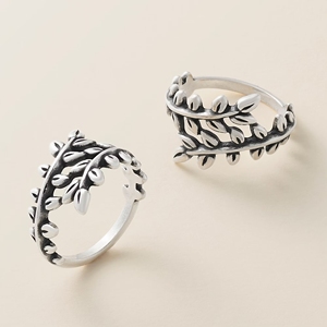 S925 Sterling Silver James Avery Retro <strong>Gothic</strong> butterfly Crown Heart-shaped Stackable <strong>Ring</strong>, Suitable for Women's Bohemian Jewelry - Product Image 4