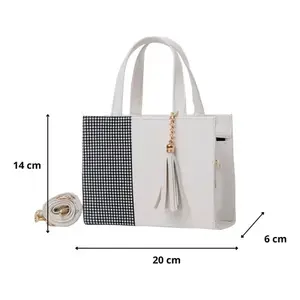 Sac bandoulière vintage Pretty Dora en similicuir blanc avec fermeture éclair et pompon, pour une utilisation quotidienne toute saison - Product Image 3