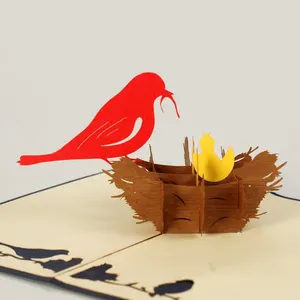 L'uccello madre nutre il suo bambino per il regalo e la festa della mamma con il Design del modello animale Pop Up carte 3D Design personalizzato e produttore