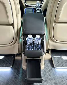 Frigo portabicchieri intelligente di tendenza con caricatore USB per bracciolo Smart Cockpit per Mercedes-Benz V-Class/Vito/Hiace Dynamic Island Electric - Product Image 4