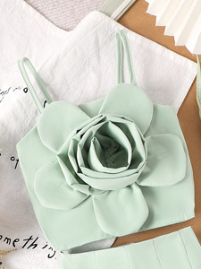 Set Casual 2 Pezzi per Bambine 2026: Top Corto Verde con Fiore 3D + <span class=keywords><strong>Pantaloncini</strong></span> Plissettati - Product Image 4