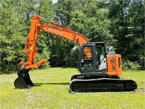 Excavatrice sur chenilles d'occasion Hitachi ZX135US de 13,5 tonnes, modèle ZX135US ZX55, hydraulique avec composants moteur et pompe essentiels - Product Image 6