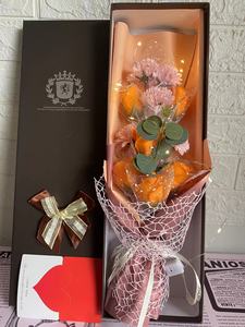 Nouvelle boîte cadeau lumineuse pour la Saint-Valentin, fleurs artificielles, bouquet <span class=keywords><strong>de</strong></span> œillets rouges et roses pour couple et mère, avec lumière LED - Product Image 4