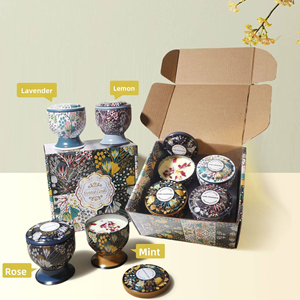 Ensemble cadeau Beeman de 4 bougies parfumées en cire de soja avec fleurs séchées, boîtes en étain faites à la main pour la Saint-Valentin et Diwali - Product Image 2
