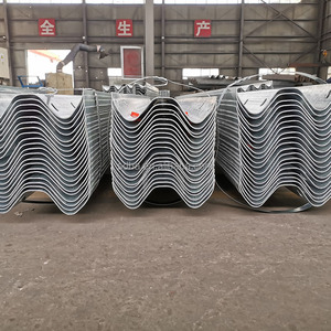 Barrières de sécurité routière en acier galvanisé à chaud, barrières anti-choc <span class=keywords><strong>Armco</strong></span>, barrières de bord de route, fabricant direct - Product Image 5