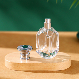 Tùy Chỉnh Hình Dạng Độc Đáo Thủy Tinh Trong Suốt Chai Nước Hoa 30Ml 50Ml Vàng Bạc Đen Phun Với Sang Trọng Vòng Cap - Product Image 4