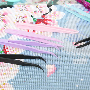 <span class=keywords><strong>Pince</strong></span> à épiler en <span class=keywords><strong>plastique</strong></span> dessin diamant <span class=keywords><strong>pince</strong></span> à épiler en <span class=keywords><strong>plastique</strong></span> coloré outil de serrage renforcé bricolage <span class=keywords><strong>pince</strong></span> à épiler jouet à la main - Product Image 4
