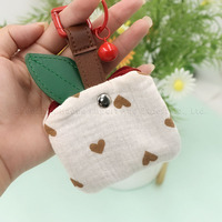 Nieuwe stoffen tas met hartprint Oortelefoonornament Anti-verlies drukknoopsluiting Draagbare AirPods-opbergtas Leuke creatieve fruithanger