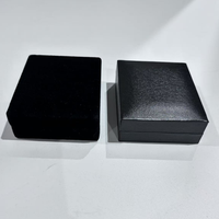 Petite boîte à bijoux en plastique floqué pour boucles d'oreilles, bagues, pièces de monnaie, épingles de revers et broches