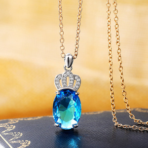 Collier pendentif couronne pour femme, serti de quatre griffes, bijoux de mode - Product Image 1