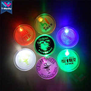 T-Worthy ทรงกลม LED กระพริบป้า<span class=keywords><strong>ย</strong></span> PIN โลโก้ที่กําห<span class=keywords><strong>น</strong></span>ดเองของขวัญส่งเสริมการขายการผลิตป้า<span class=keywords><strong>ย</strong></span> LED เรืองแสง - Product Image 4