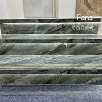 Carreaux d'escalier en porcelaine émaillée grise de style moderne, bord doré mat, antidérapants, texture imitation pierre, design intérieur, garantie 2 ans