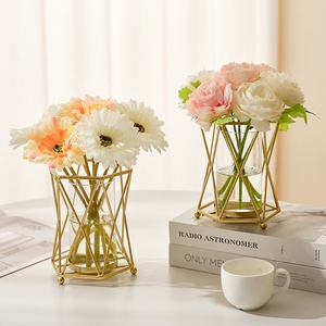 Vaso de Vidro Transparente Destacável com Suporte de Ferro Dourado Geométrico, Estilo Nórdico, Durável, para Decoração de Casa e Casamento - Product Image 3