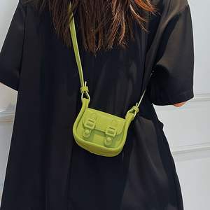 Sac bandoulière homme en PU, petit format carré, style urbain, polyvalent, tendance, mode niche, avec lettres, collection automne 2025 - Product Image 4