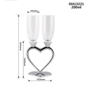Bouteilles en verre élégantes de vin en forme de cœur, tasse de boisson de <span class=keywords><strong>Champagne</strong></span> de <span class=keywords><strong>mariage</strong></span> 200ml, pot en verre transparent - Product Image 2