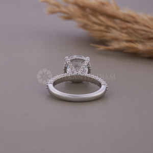 Bague en diamant de laboratoire taille ronde au design tendance, bijoux fins pour mariage et anniversaire, cadeau pour femme, provenant d'un fournisseur indien - Product Image 2