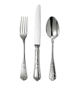 Ensemble de couverts en métal faits à la main élégants pour une présentation raffinée des restaurants et des tables d'hôtel - Product Image 1