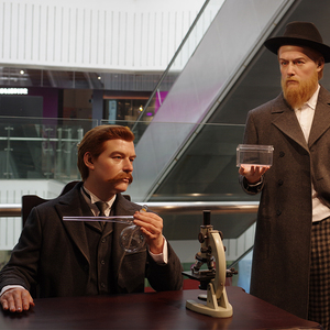 Khoa học bảo tàng tượng người nổi tiếng sáp điêu khắc trong nhà khoa học nổi tiếng Silicone mô hình bức tượng trang trí thú vị cho Bảo tàng - Product Image 2