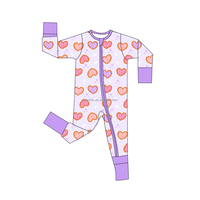 Organische bamboevezel Valentijnsdag baby romper met aangepaste hittetransfer logo patroon kleur maat lage minimale bestelhoeveelheid hartprint slaappak