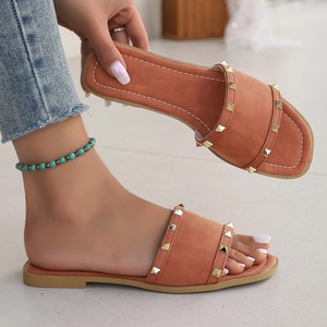 Nouvelles sandales d'été 2024 pour femmes, style européen et américain, grande taille, couleur unie, à bout <span class=keywords><strong>carré</strong></span>, avec rivets et semelle épaisse <span class=keywords><strong>S</strong></span> 231 - Product Image 4