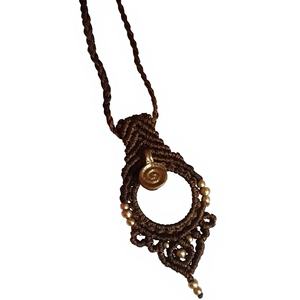 จี้ห้อยคอทรงแคลซิโดนีวินเทจคุณภาพเยี่ยมสำหรับทุกเพศ พร้อมลูกปัดทองเหลืองขนาดเล็ก สร้อยคอแบบมาคราเม่ปรับได้ เหมาะสำหรับงานแต่งงาน - Product Image 1