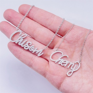 Iced out fashion design <span class=keywords><strong>collana</strong></span> <span class=keywords><strong>in</strong></span> <span class=keywords><strong>argento</strong></span> sterling <span class=keywords><strong>925</strong></span> <span class=keywords><strong>con</strong></span> <span class=keywords><strong>nome</strong></span> personalizzato <span class=keywords><strong>in</strong></span> oro bianco <span class=keywords><strong>con</strong></span> vvs moissanite - Product Image 3