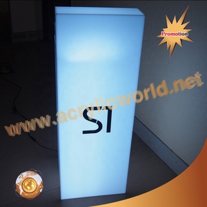 Étagère de présentation de bouteilles de vin sur pied à 3 niveaux avec logo lumineux pour une présentation haut de gamme des bouteilles - Product Image 4