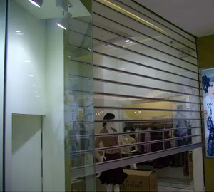 Stores enrouleurs modernes en alliage d'aluminium pour bâtiments commerciaux et résidentiels, idéaux pour les ouvertures de toit. - Product Image 5