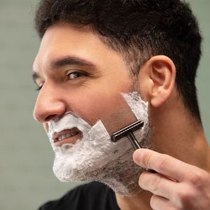 Crème à raser pour le visage, soin naturel biologique en gros, gel nettoyant pour barbe rafraîchissant pour hommes - Product Image 4