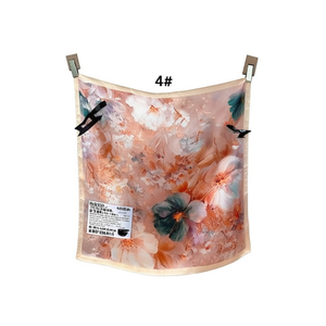 Sciarpa Quadrata Piccola Serie Primavera 70x70cm Stampa Floreale Accessorio Moda Leggero Per Donna - Product Image 1