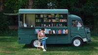 Vintage Retro Citroen Elektrische Mobiele Foodtruck Aanhangwagen met Commerciële Crêpemaker voor Crêpes in de Boulevard