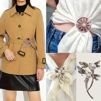 Broches tendance pour femmes, plaquées or, avec zircon coloré, imitation perle et motif Fritillaria, bijoux élégants en forme de fleur de paon, cadeau