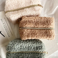Chine Fabricant De Luxe Femmes Filles Personnalisation logo rose Doux Polaire Terry Sherpa Cosmétique Maquillage Trousse De Toilette Mini Pochette