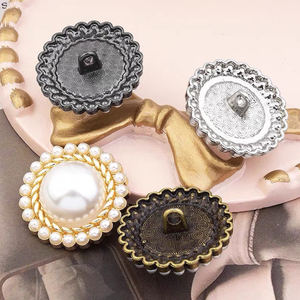 Tùy Chỉnh Sang Trọng Hợp Kim Vòng Nhỏ Ngọc Trai Kết Hợp Áo Khoác Số Lượng Lớn Lớn Rhinestone Nút Phù Hợp Với Chân Cổ Điển Túi Nút May Mặc - Product Image 3