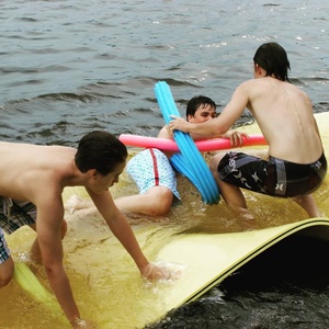<span class=keywords><strong>Tapis</strong></span> flottants personnalisés avec logo pour <span class=keywords><strong>piscine</strong></span>, grands <span class=keywords><strong>tapis</strong></span> de plage en <span class=keywords><strong>mousse</strong></span> XPE pour piscines <span class=keywords><strong>hors</strong></span> <span class=keywords><strong>sol</strong></span> - Product Image 2
