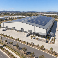Entrepôt logistique préfabriqué en structure métallique isolée, prêt pour l'énergie solaire, bâtiment industriel en métal