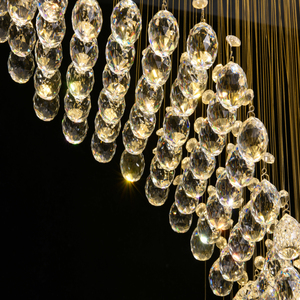 Lampadario a Sospensione con Uccelli Volanti, Progetto Alberghiero, Lampada Pendente con Cristalli e Nappe Glitterate, Lampadario Aquila in Cristallo - Product Image 4